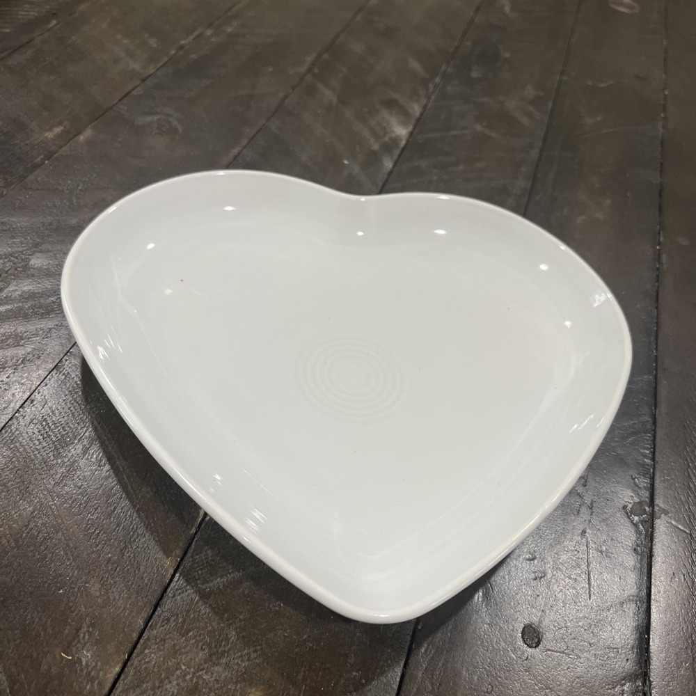 FIESTA 9" White Heart  Shaped Plate‎ Fiestaware Valentine